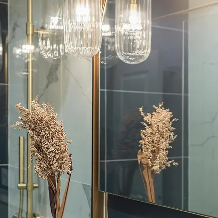 The Pompadour * Paříž