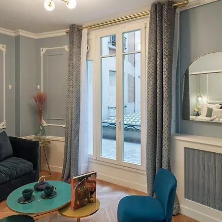 The Pompadour * Paris